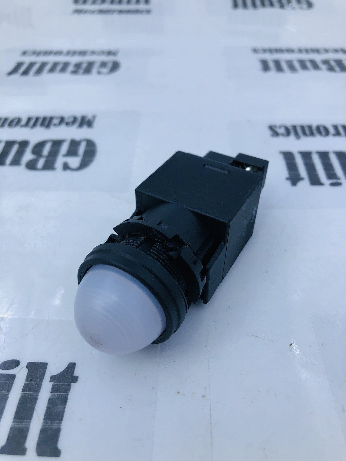 IDEC HW-M WHITE PILOT LIGHT -30 Day Warranty