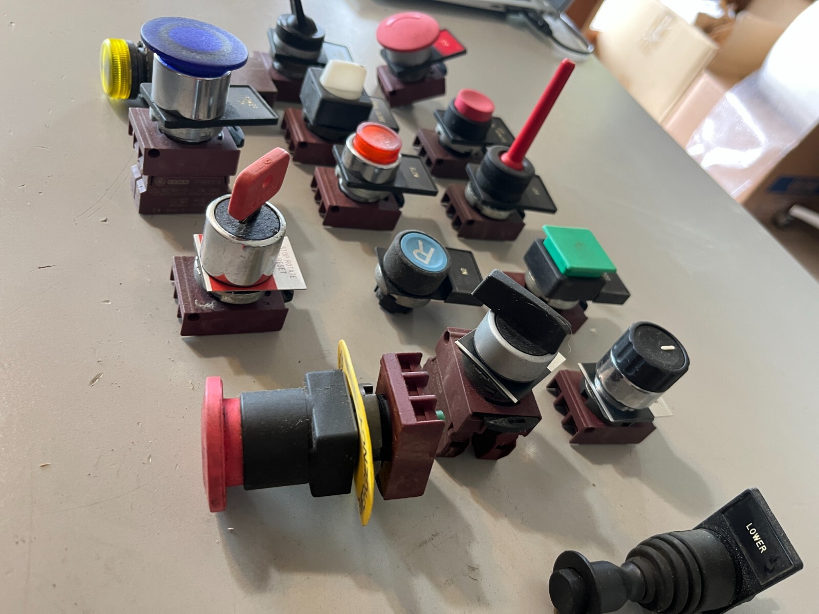 Assorted Switches/Knobs, Electrical, 15 in Lot