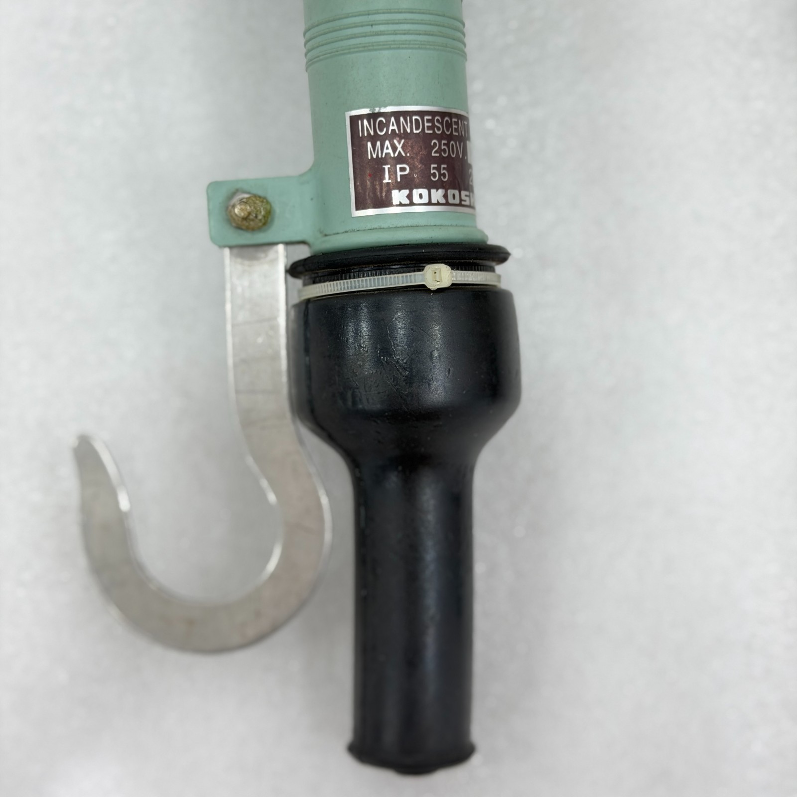 KOKOSHA PORTABLE INCANDESCENT LIGHT IP55 250V 60W HOOK TYPE JAPAN LOT OF 2 FEDEX