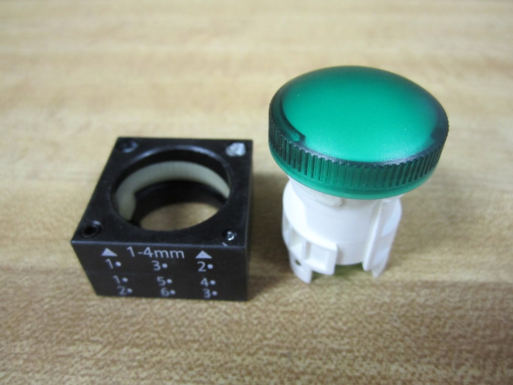 Siemens 3SB3001-6AA40 Pilot Light and Base 3SB30016AA40