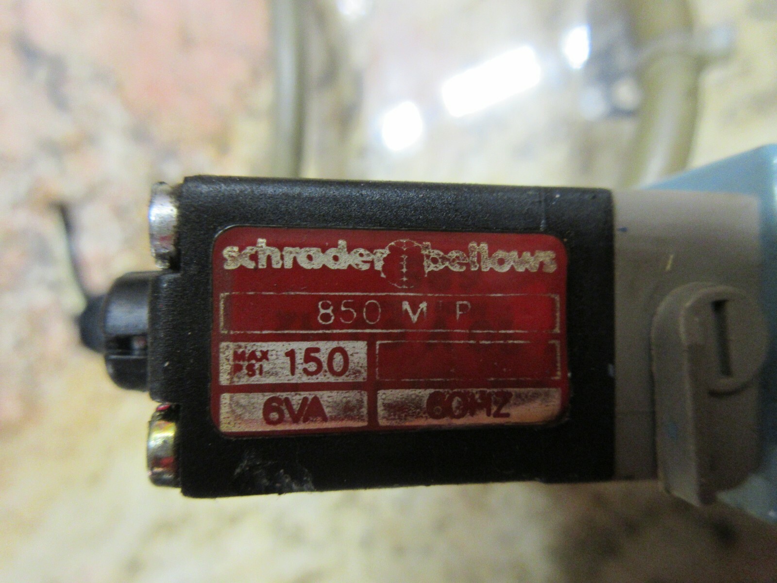 SHRADER BELLOWS VALVE MAZAK H-400 850 M P6VA 60HZ 850 MIP 850MP 850MIP EACH 1