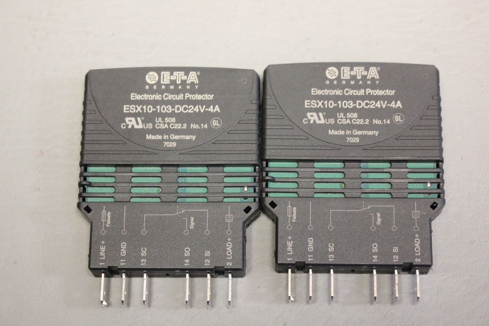2 ETA ELECTRONIC CIRCUIT PROTECTORS ESX10-103-DC24V-4A W/ MODUL 17PLUS BASE