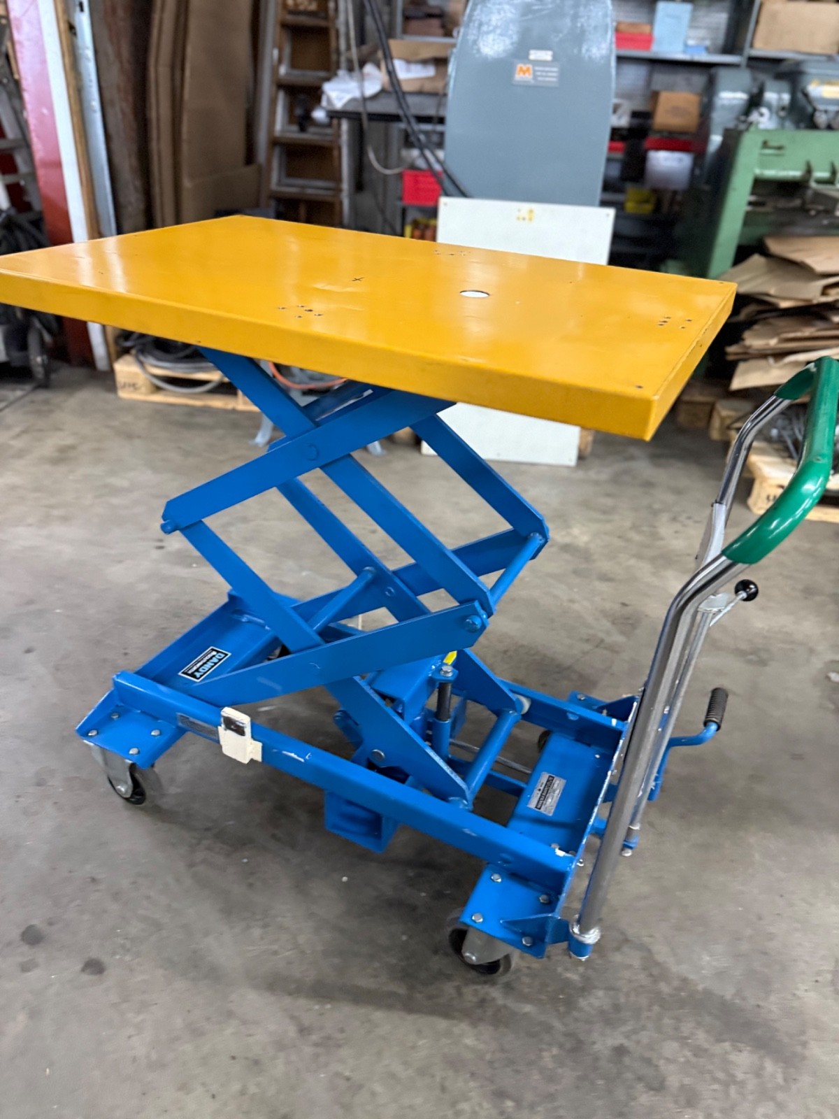 Dandy Lift Model A-350W Manual Hyd. Load Capacity 770# 36″ X 24″ Platform