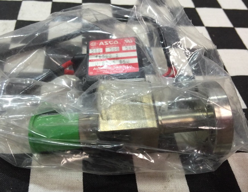 Asco Sub-miniature Solenoid U8225B5V, 1/4″ MVCR x 1-1/3″ CF, 400115-225D #126E