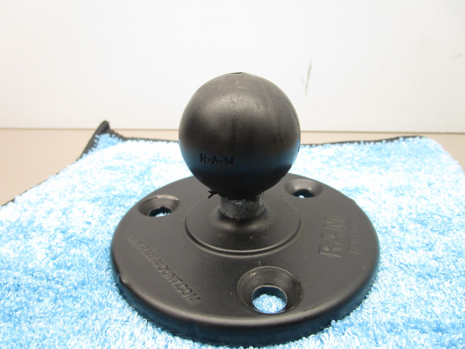 RAM Mount RAM-240U Large Round Plate with Ball C-Size 3.68″ Base 1.5″ Ball