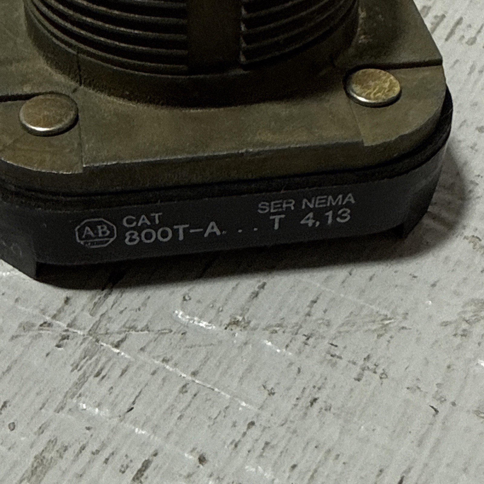 Allen Bradley 800T-A Series T Push Button 800TA Red Core Only Flat (Type 4, 13)