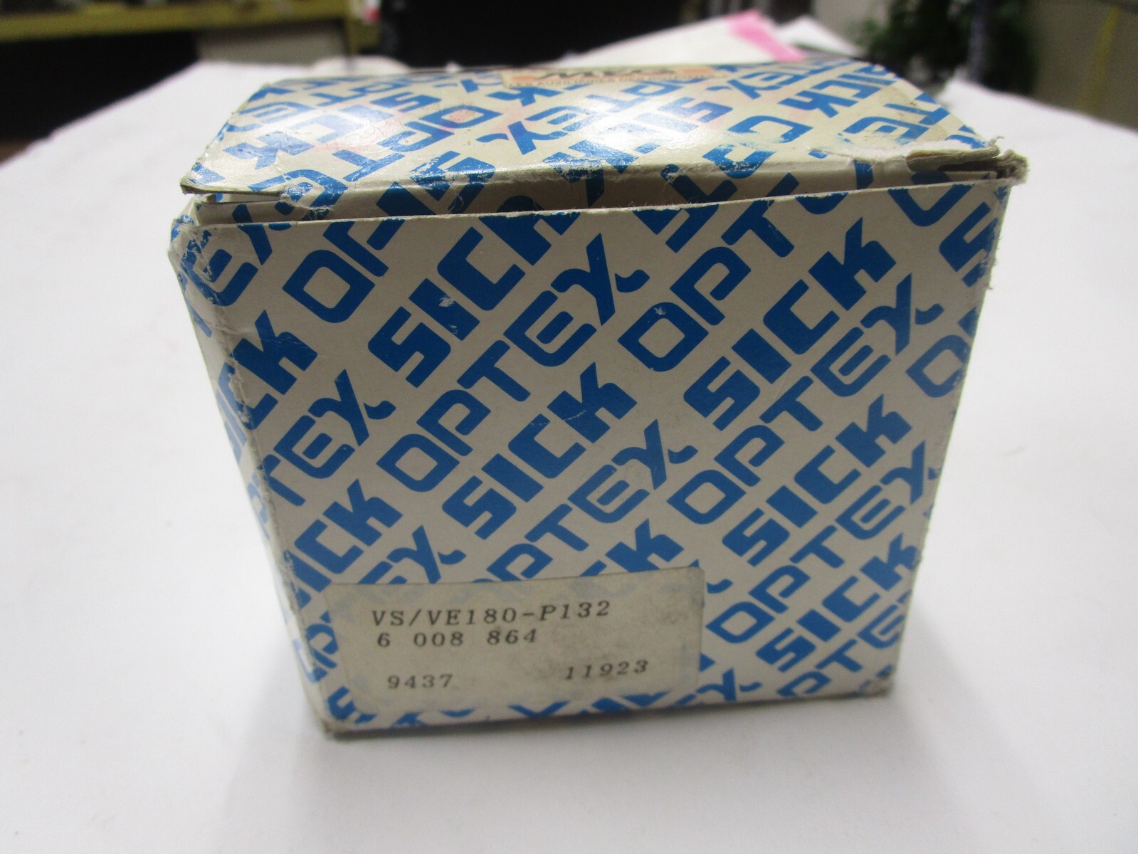 SICK OPTEX VS/VE180-P132 Through-Beam Photoelectric Switch *NEW*