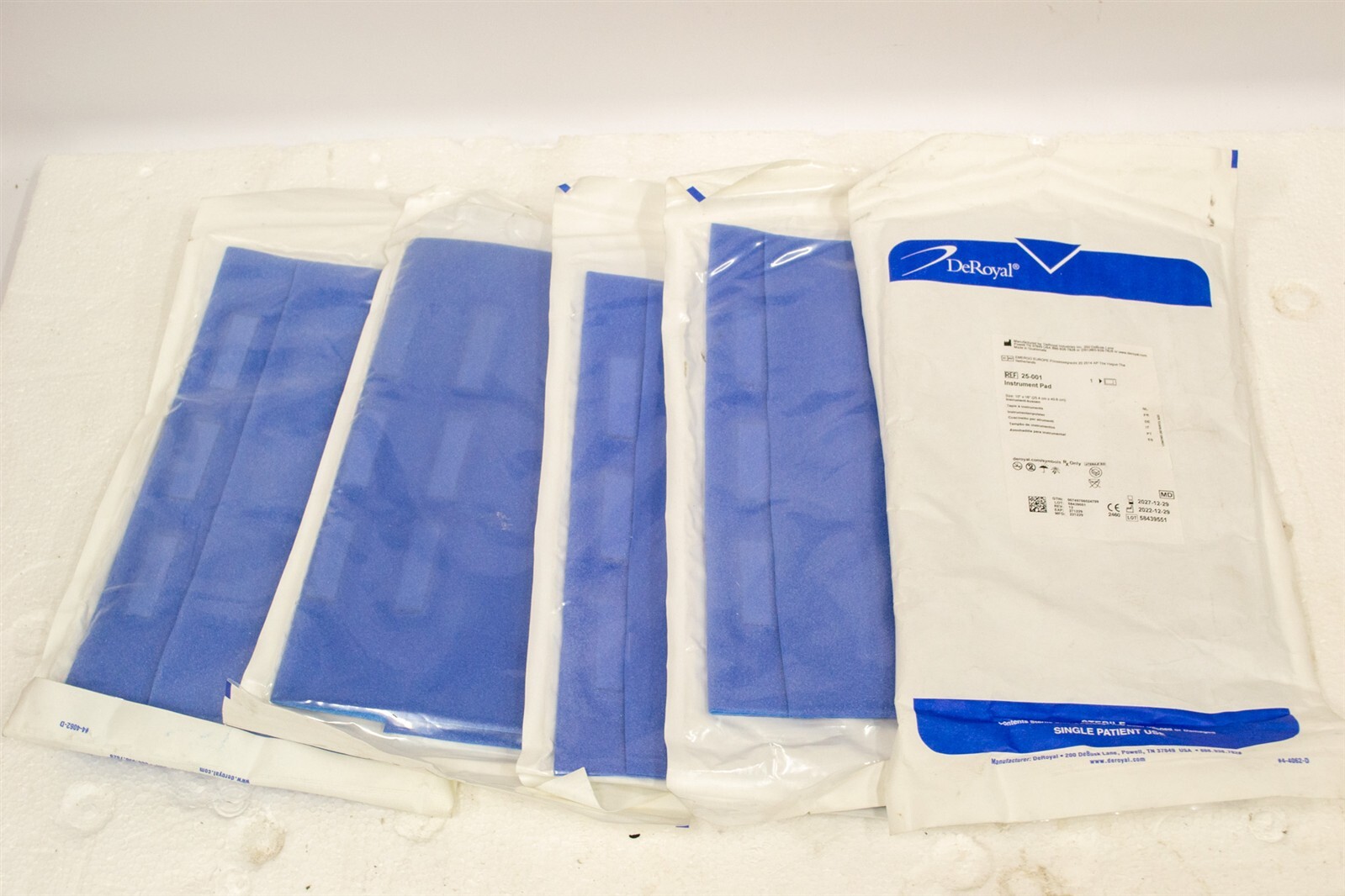 (5) DeRoyal 25-001 10″ x 16″ Sterile Magnetic Instrument Pads (S12)