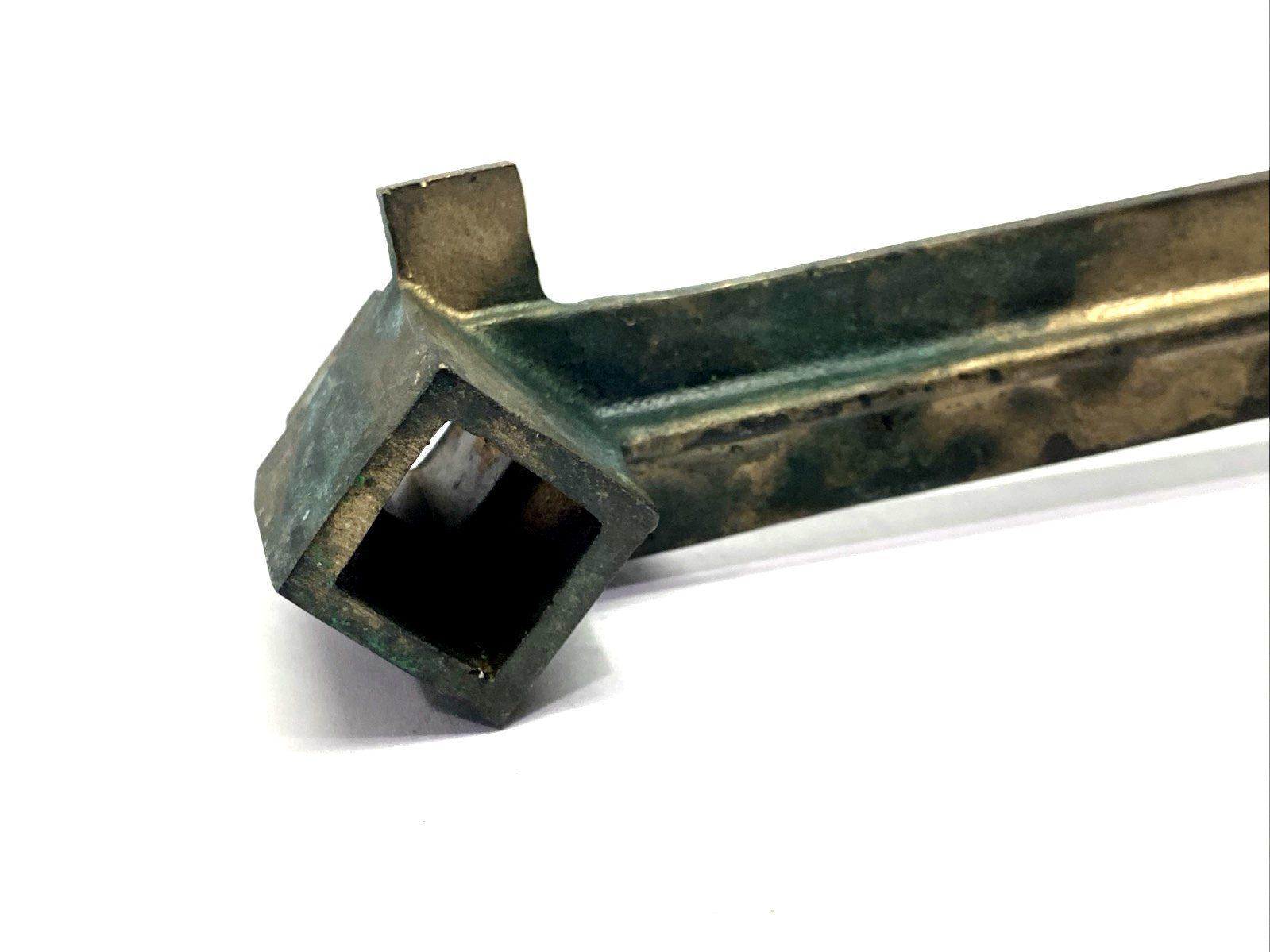 Ampco W58S Non-Sparking Drum Plug/Bung Wrench, Aluminum Bronze, 15″ Length