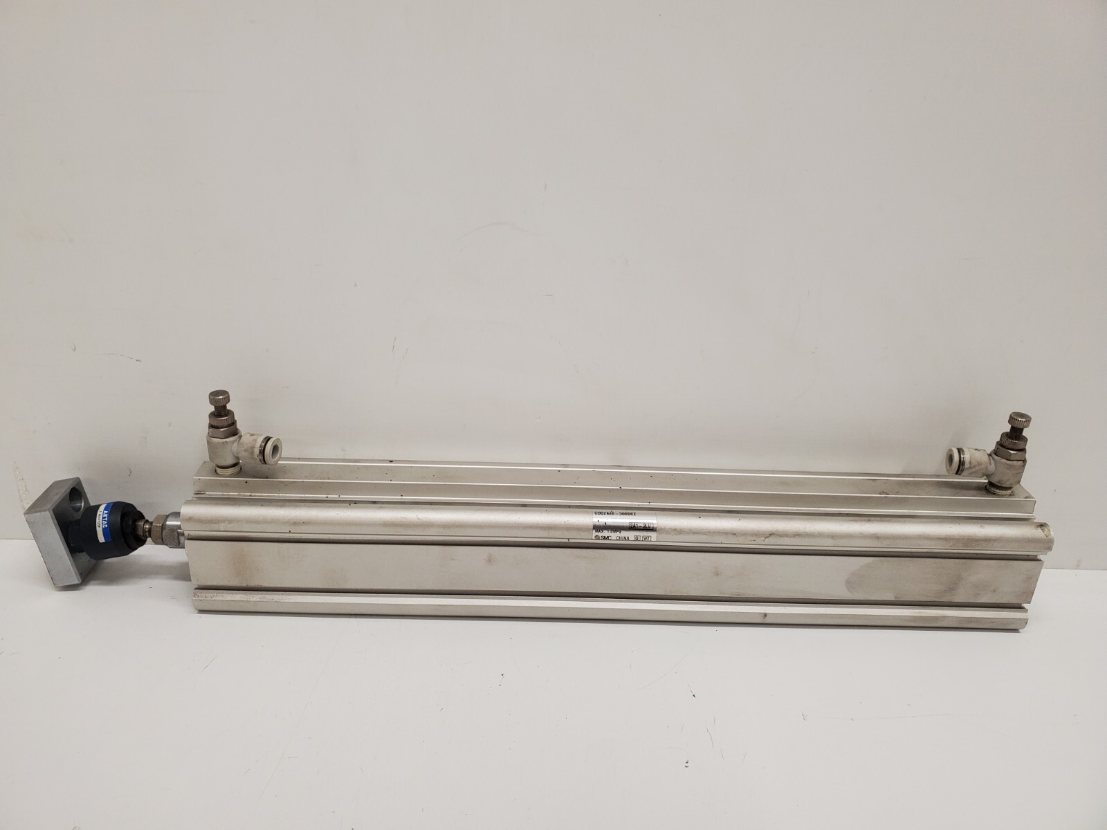 GUARANTEED! SMC AIR CYLINDER CDQ2A40-300DCZ