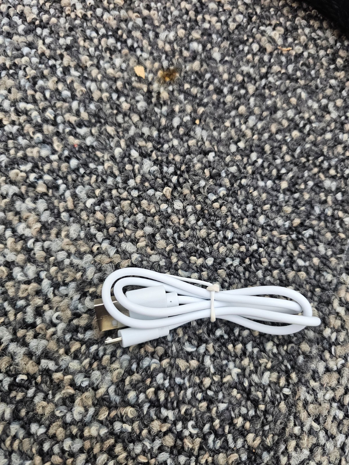 KELVIN 8 Automotive Emergency Tool 8: Power Generator with USB Powerbank