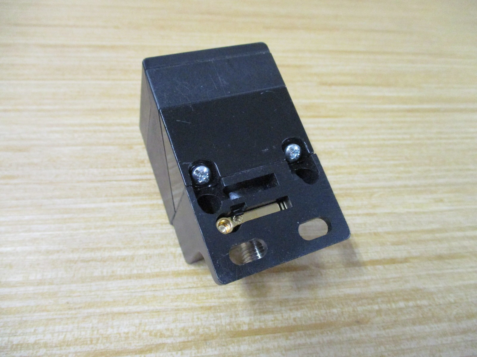 IFM Efector IM5084 Inductive Sensor IMC4020UCPKG/K1/SC/US-100-DPA
