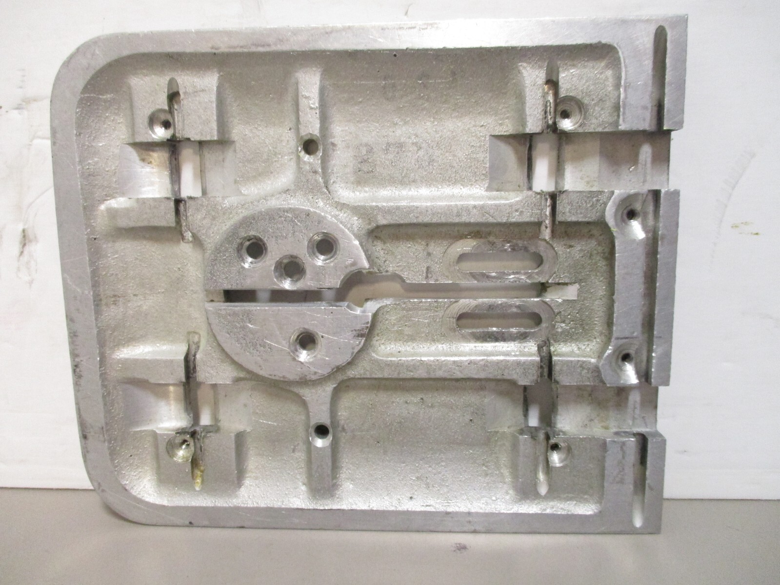 Base Foot Mount 5-1/4″ x 6-1/4″ for Vintage Wolf Model R Electric Fabric Cutter