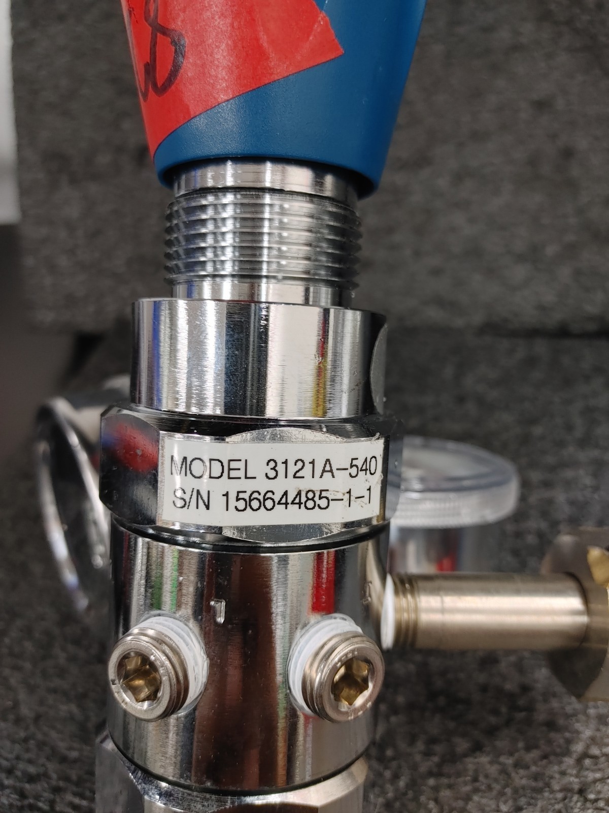 MATHESON 3121A-540 3120 Series Dual Stage High Purity Regulator with Gauges