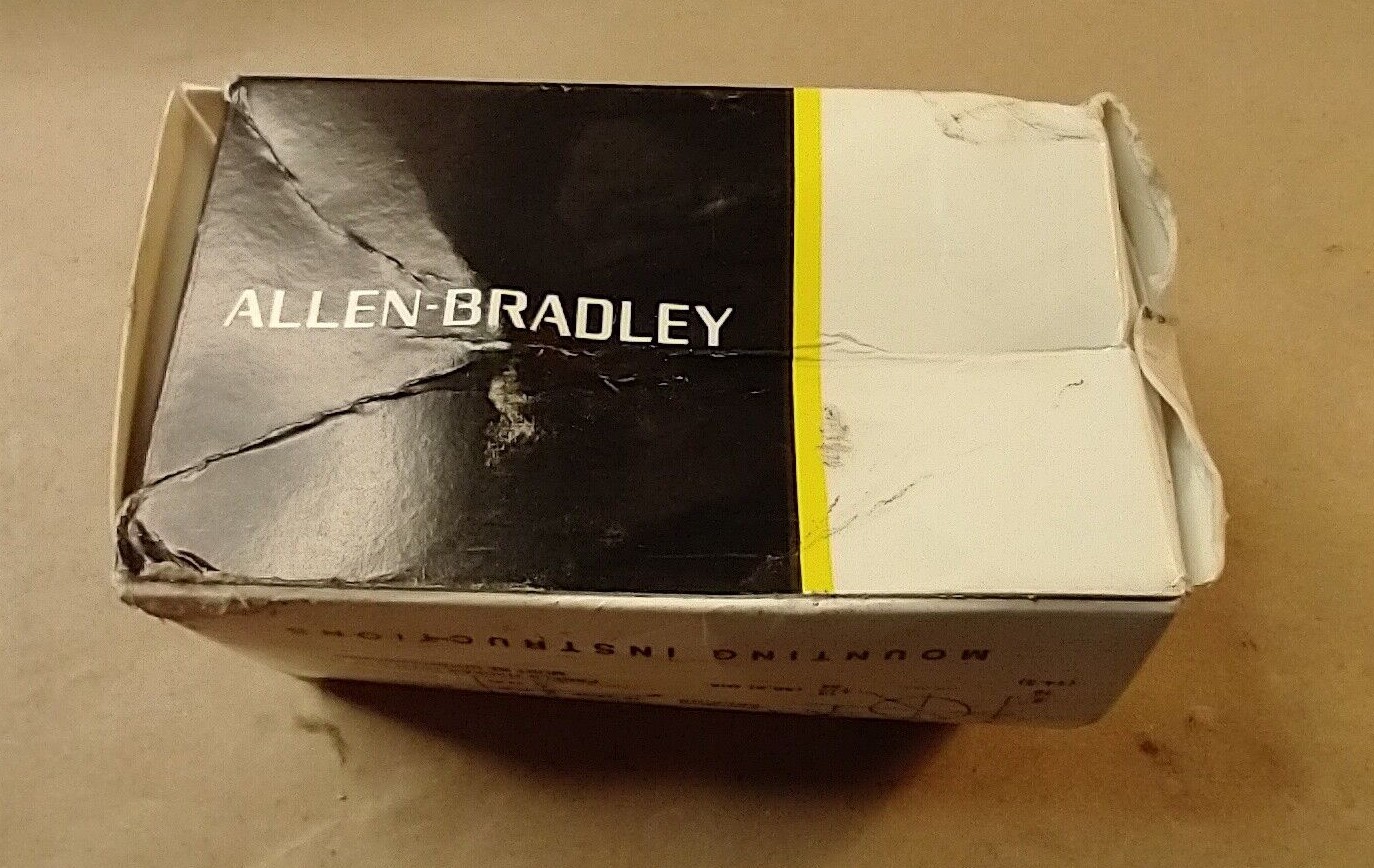 Allen Bradley 800T-Q10 NEMA 4 13 Pilot Light 120V 30mm incandescent light