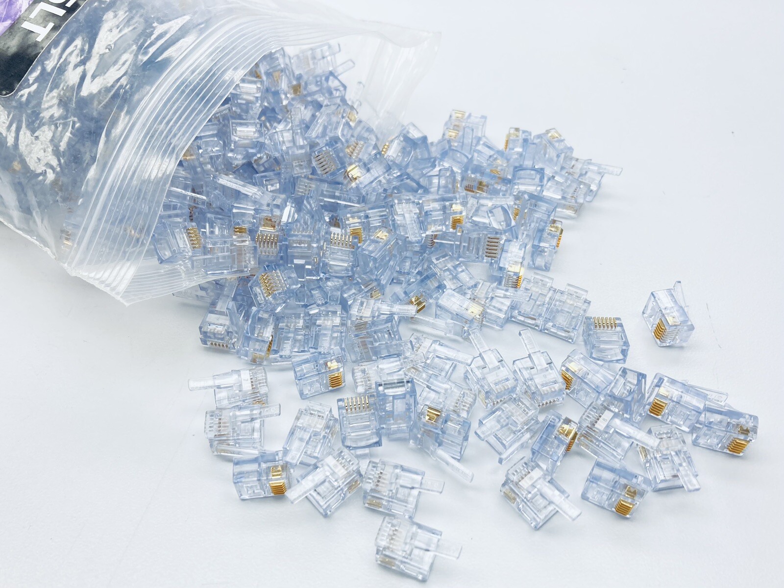 PACK OF 500 UNUSED PLATINUM TOOLS 105005LT EZ-RJ12/11 LONG TAB CONNECTORS