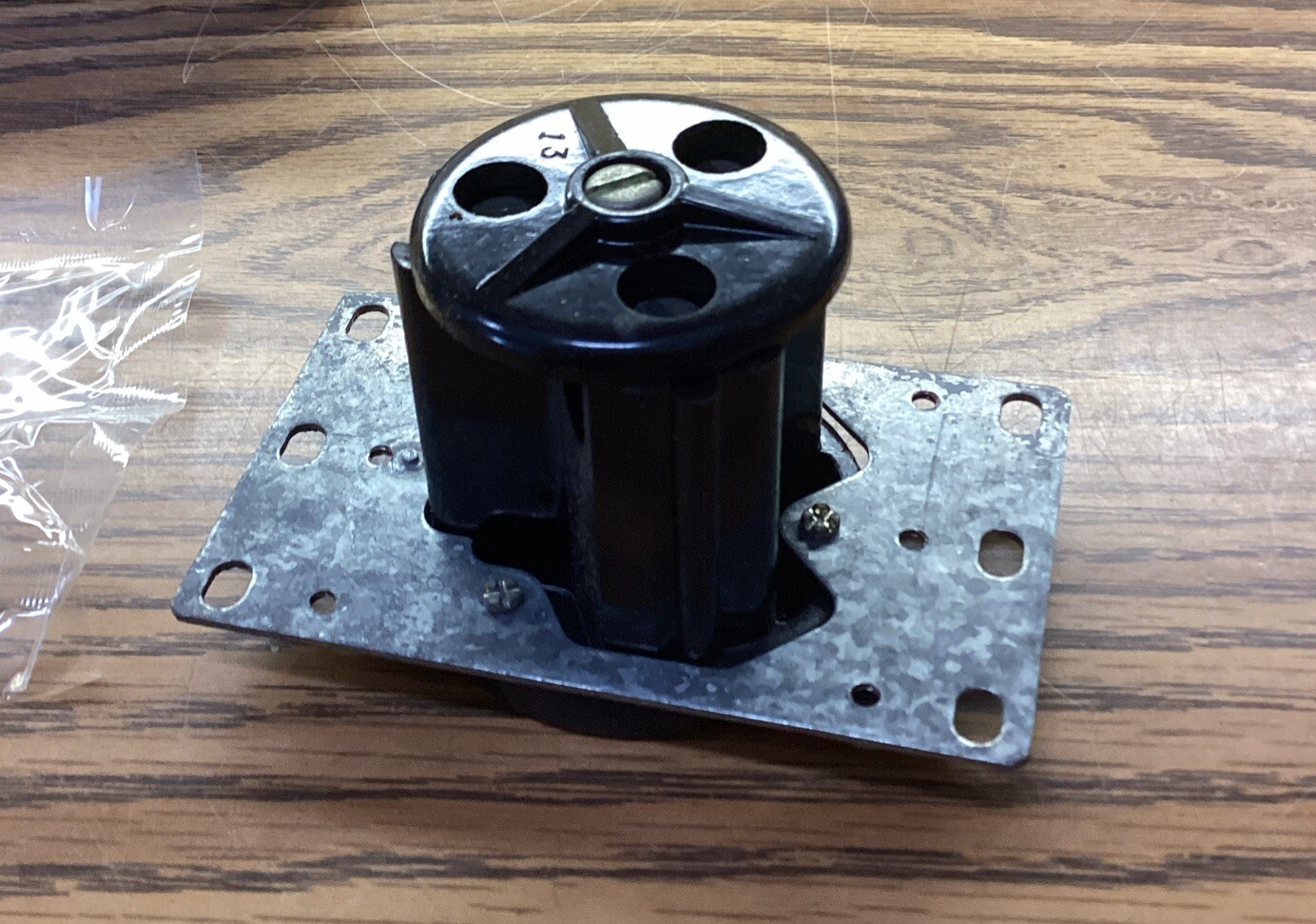 NOB Leviton 98479-90-20-37 Duplex Receptacle Outlet