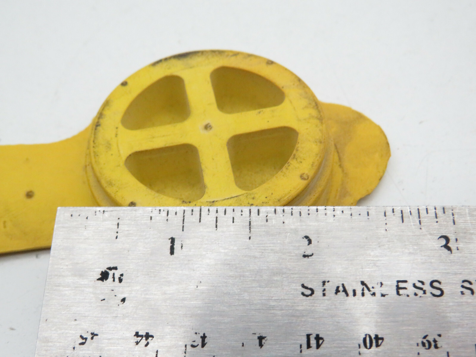 Woodhead 2″ Yellow Rubber Dust Cap Cover for Weatherproof Connector