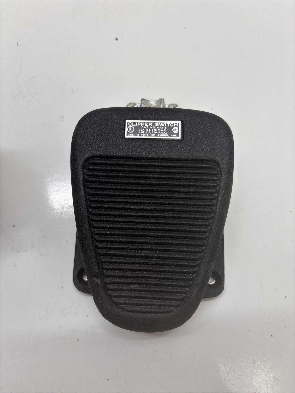 New LINEMASTER 632-S Clipper Foot Switch 20a 1hp 125-250 vac