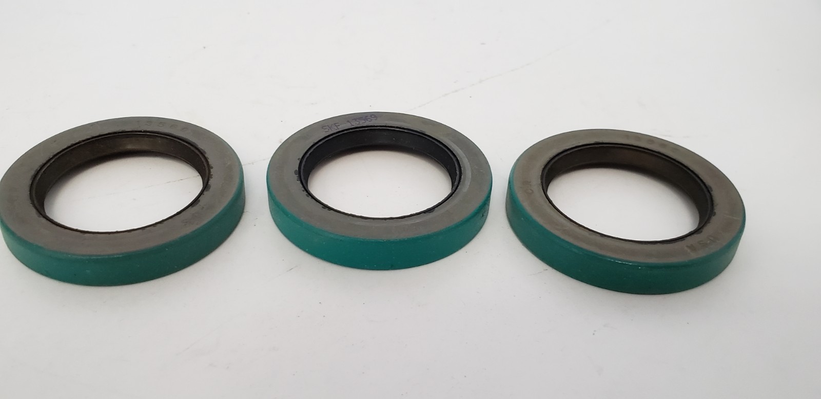 CHICAGO RAWHIDE/SKF 13569 OIL SEAL, 1.375 x 2.0 x 0.313″, CRWA1 (LOT OF 3) NIB