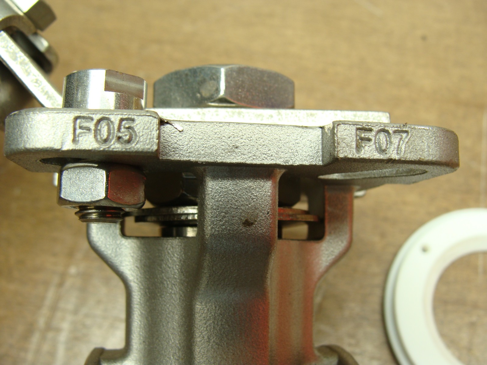 LOT OF 2 QSM TRU-FLO 3-PIECE STAINLESS STEEL BALL VALVES CF8M 1-1/2″ 1000WOG