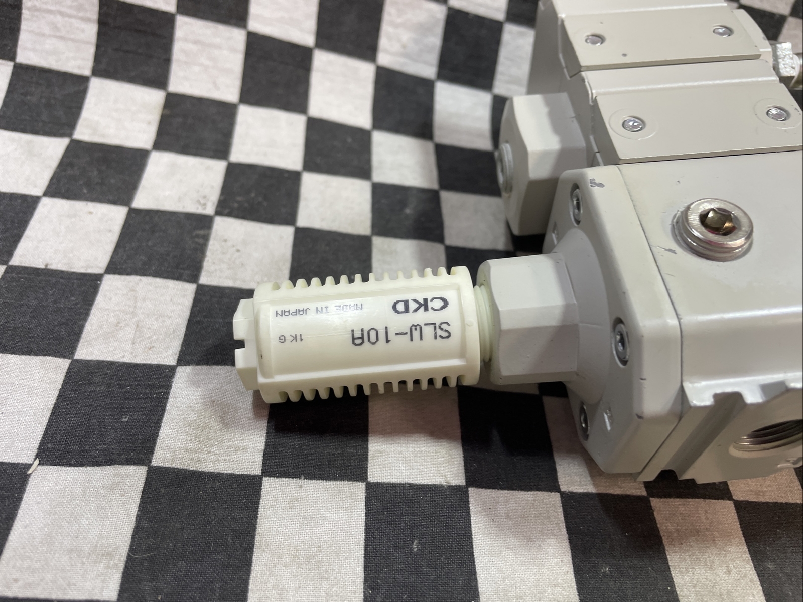 CKD V3301-10-W-LS-3, GFAG21-X0791, PPX-R10N-6M + CABLE SOLENOID, SLW-10A