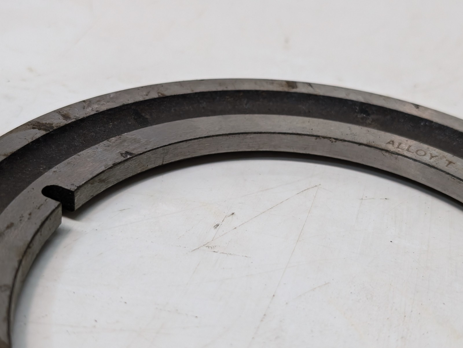 Lot of 3 Alloy T 767 split metal seal rings 6-3/4in OD 4.75in ID industrial