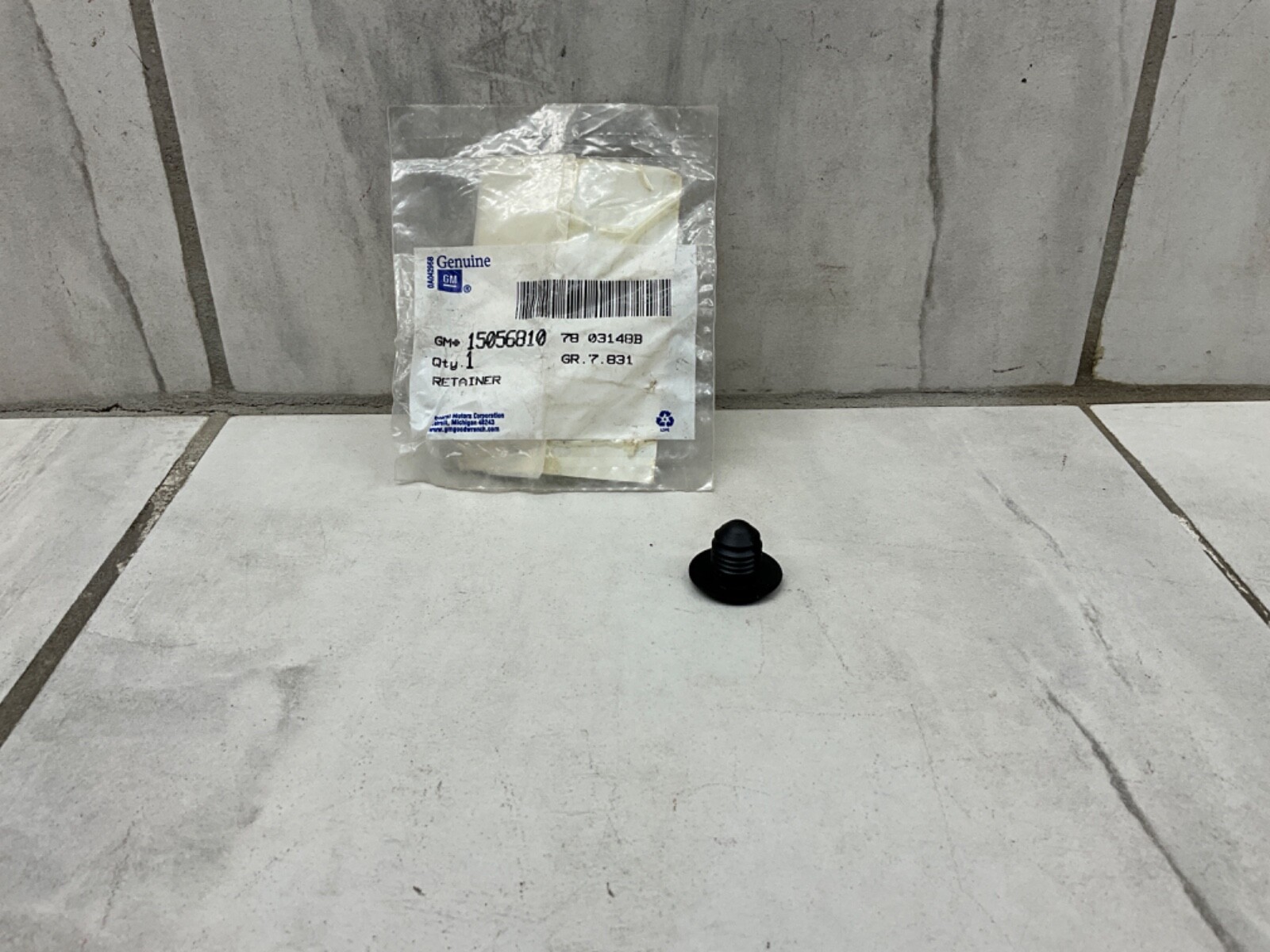 OEM GM AP20362 Bumper Fascia Retainer 15056810 and Automobile/Automotive