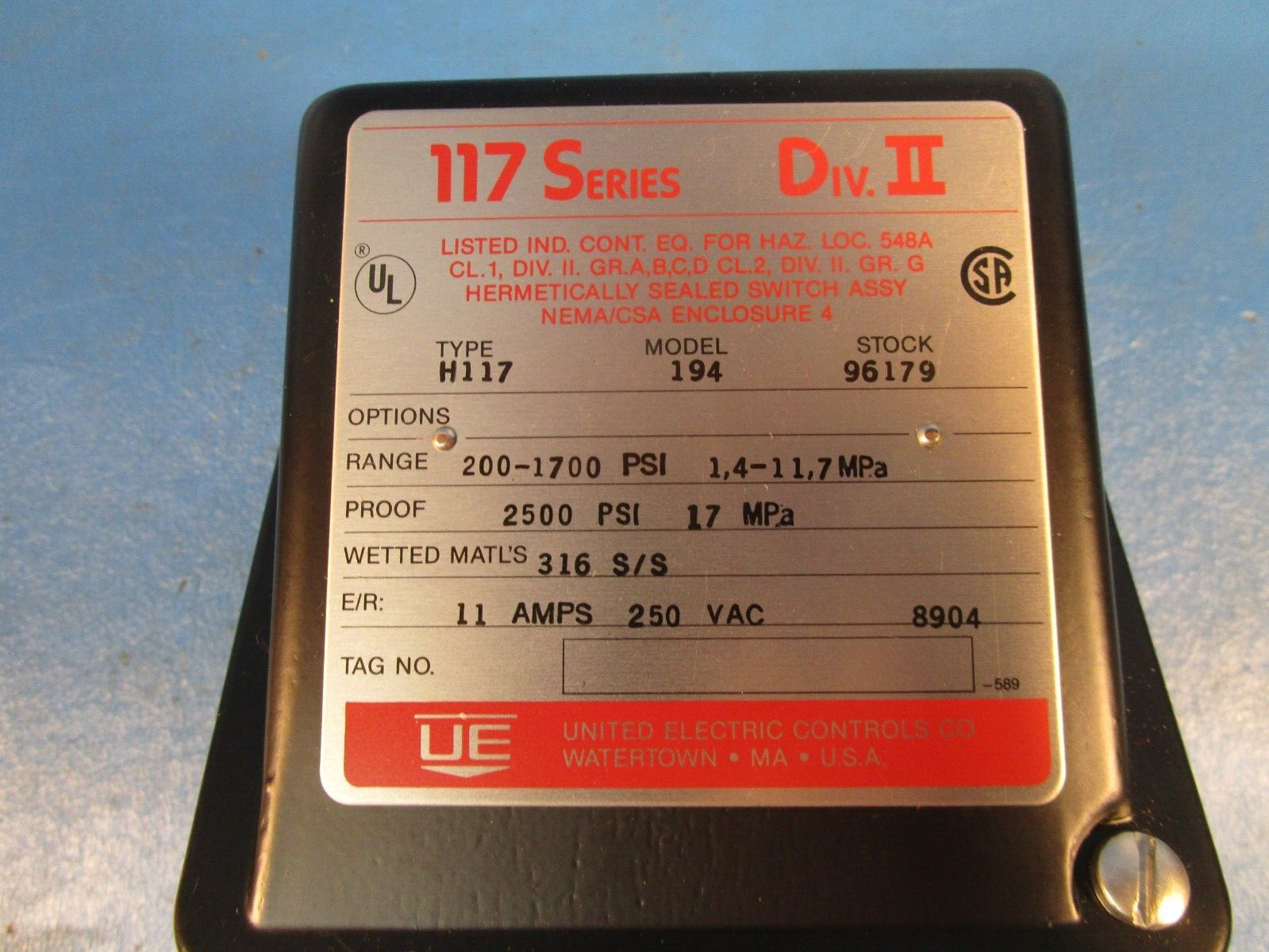 UNITED ELECTRIC CONTROLS TYPE H117, Pressure Switch, MODEL 194, RANGE 200-1700