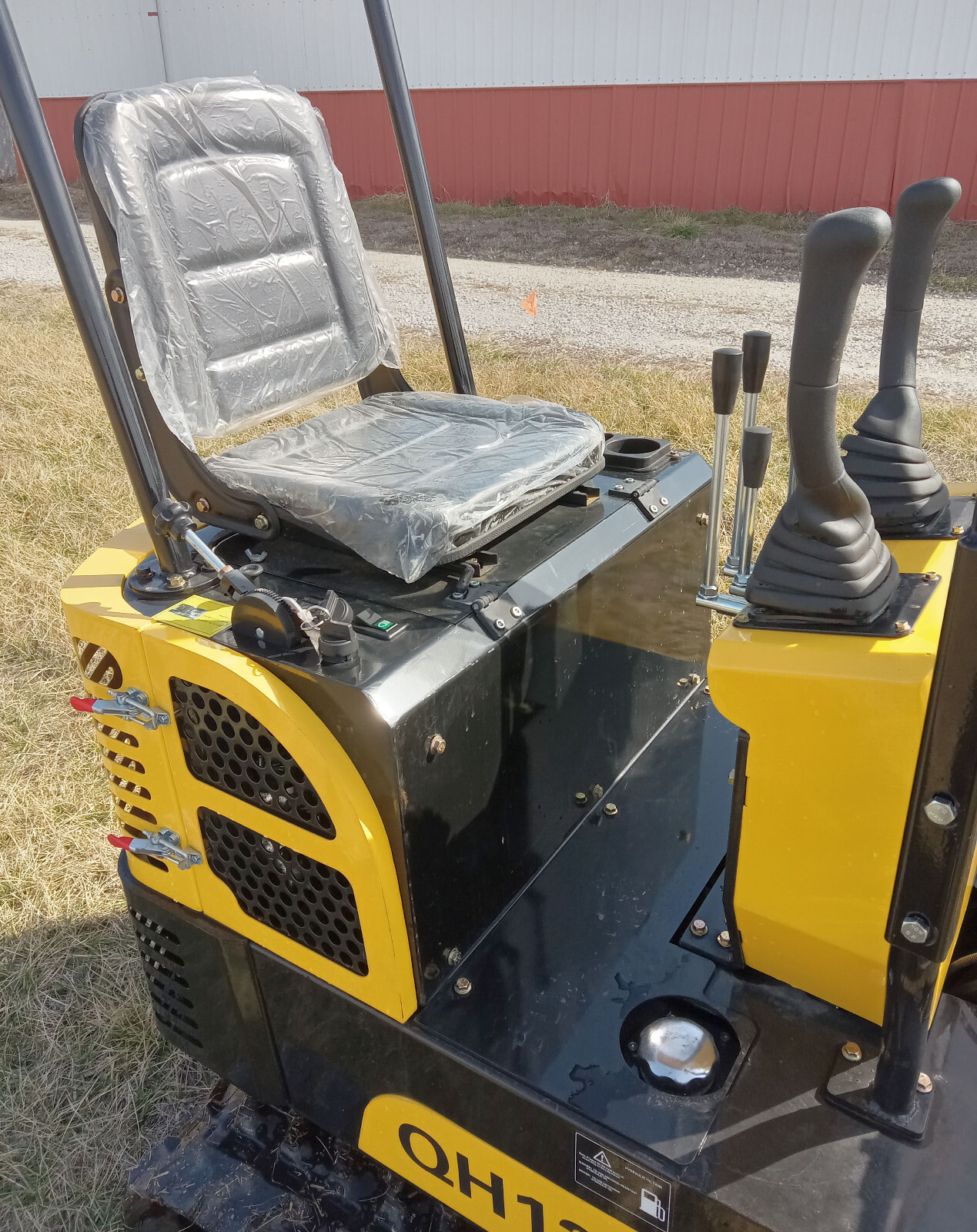 1 NEW 2024 AGT QH12R MINI EXCAVATOR MECHANICAL THUMB 15” BUCKET NNB *MAKE OFFER*