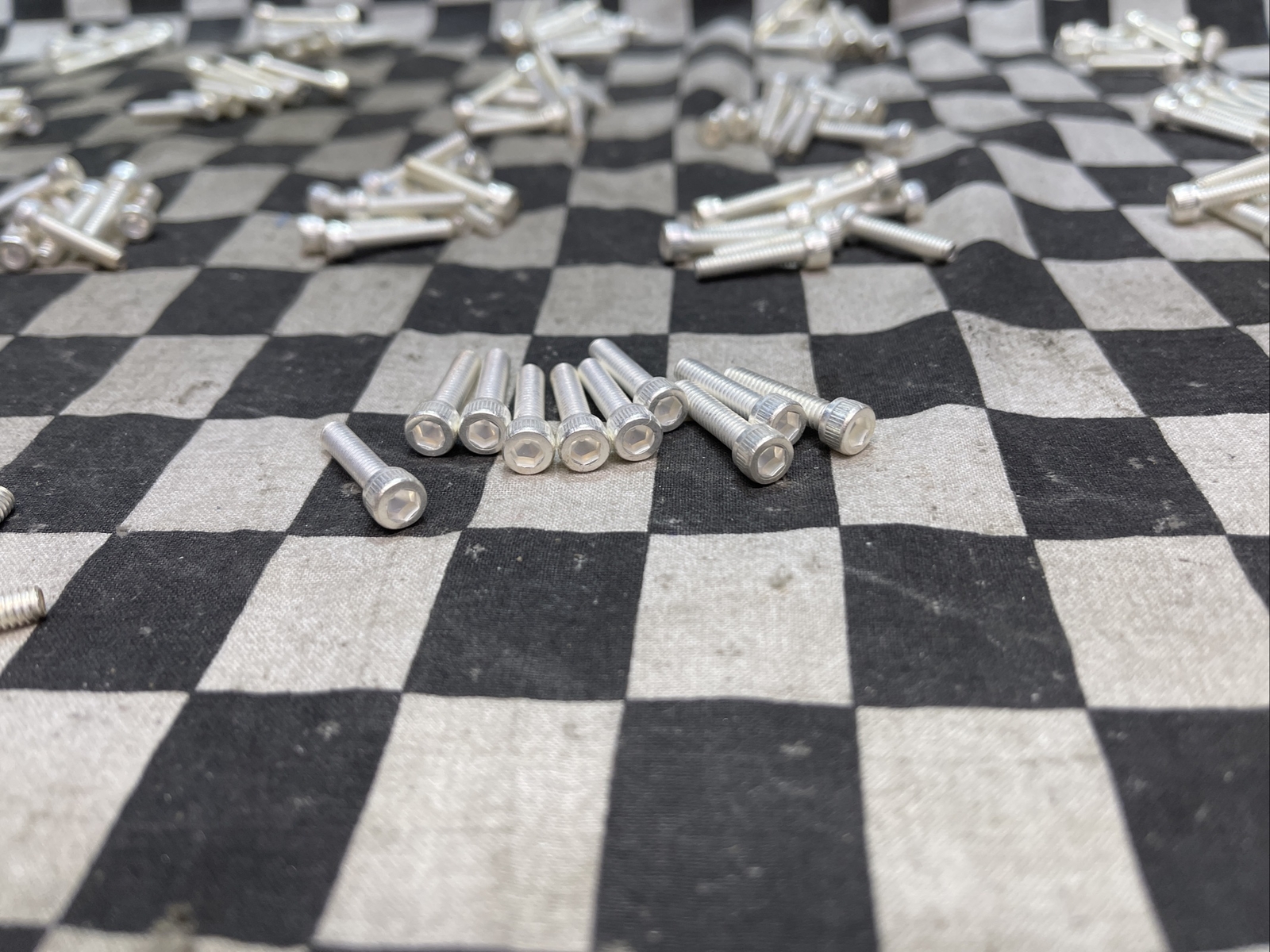 Socket Head Screw 8-32 x 3/4″ Long, SILVER PLATED, LOT OF 254 SHIPSAMEDAY#1325W4