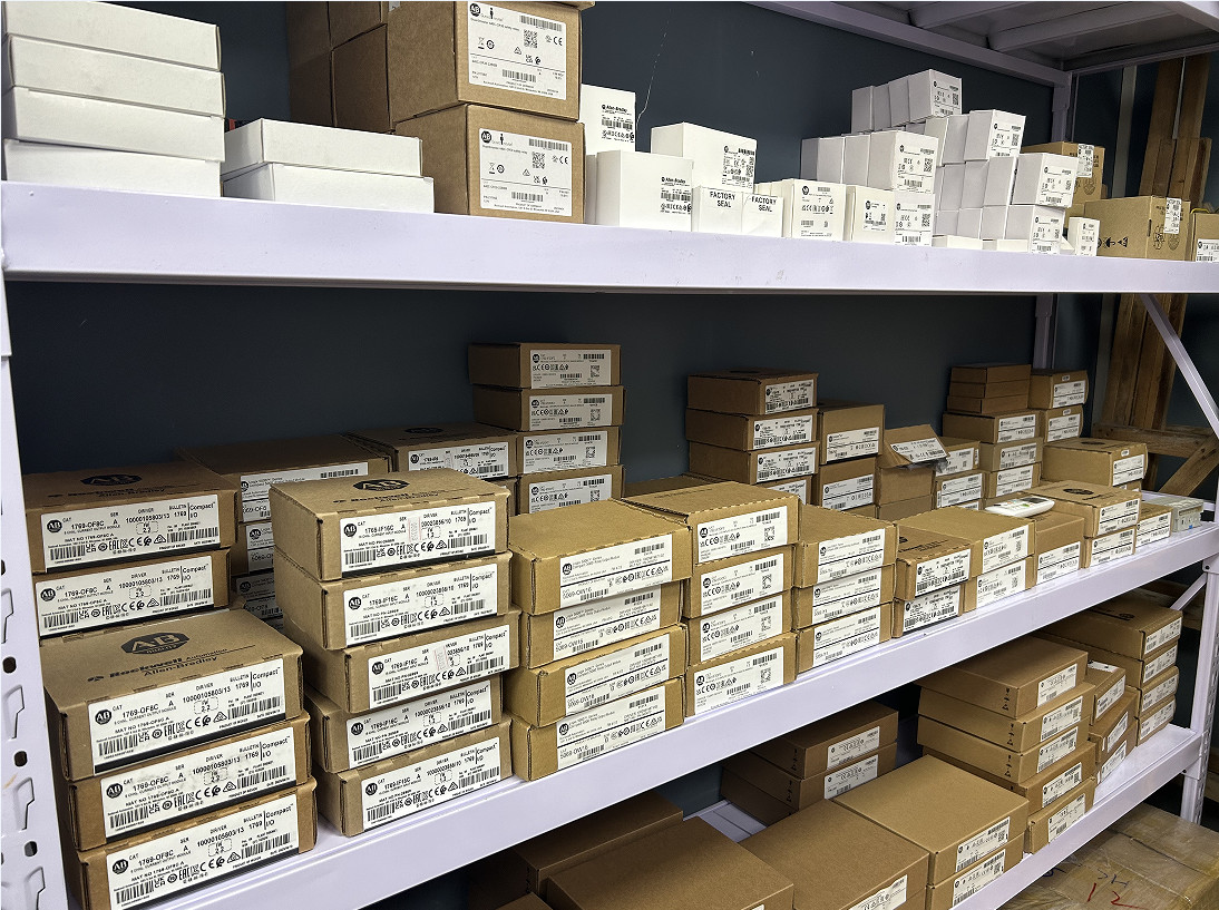 New Siemens 6ES7 241-1AA22-0XA0 Free Shipping New in Box New Factory Sealed PLC