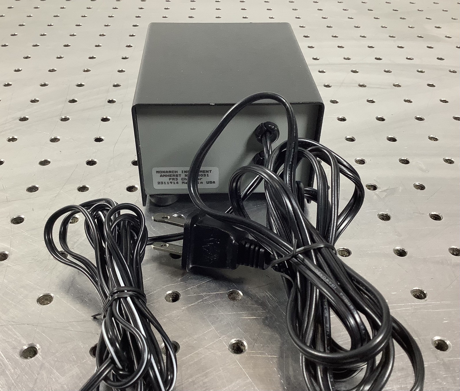 Monarch Nova-Strobe Fast Charger FR3