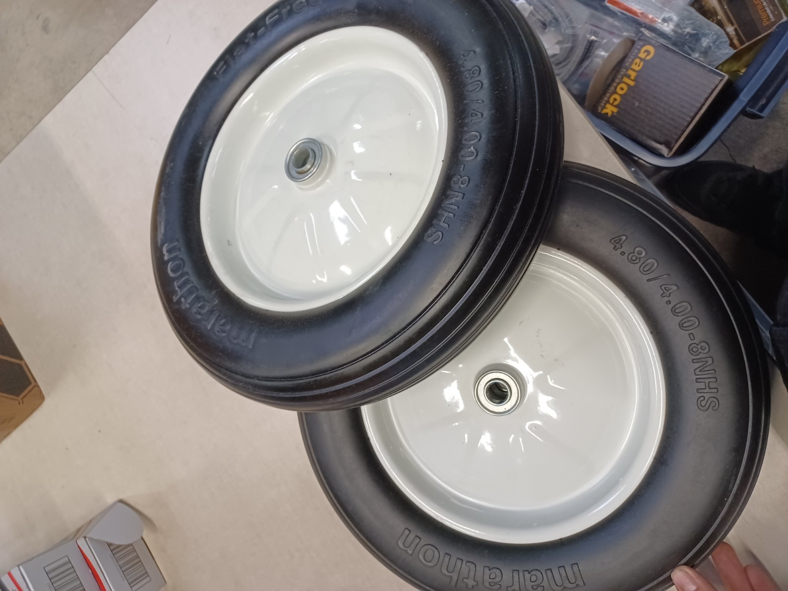 Lot of 2 GRAINGER APPROVED 53CM67 FlatFree Wheel,15 1/2″,375lb 4.80/4.00-8