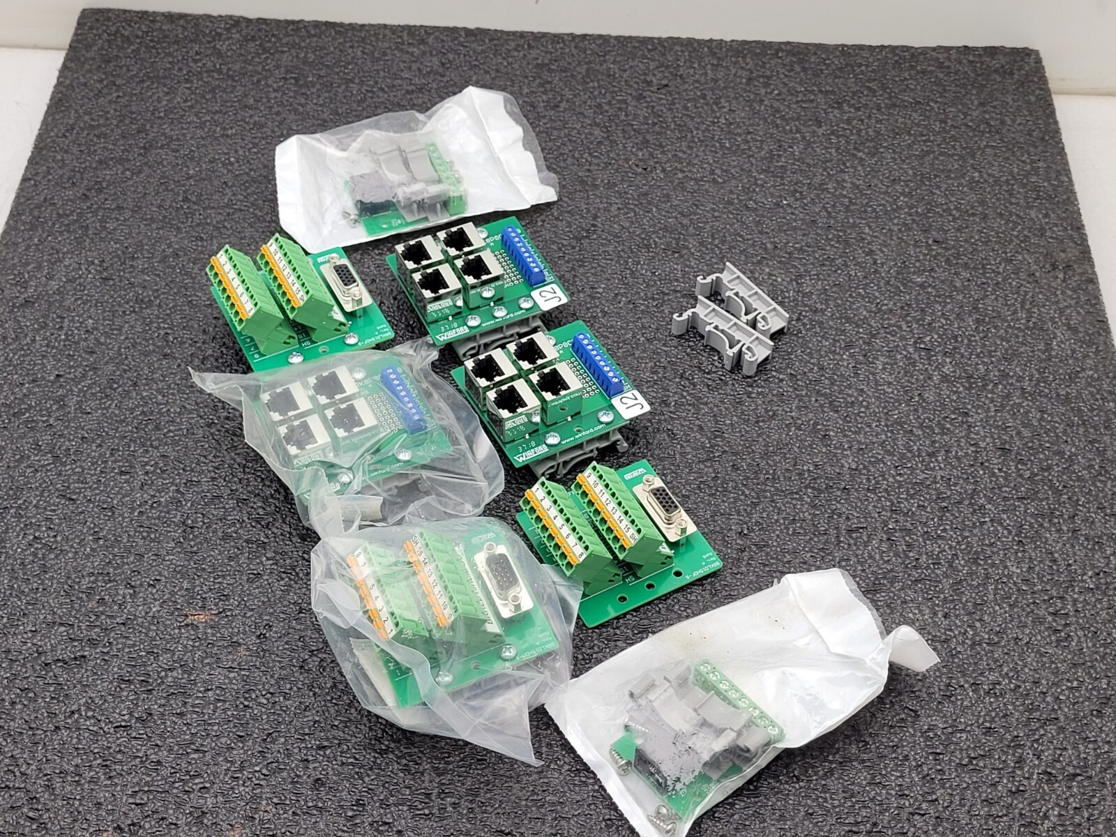 Lot of 7 USB Micro Breakout Board RJ45 Terminals DIN Rail Clips BRKLD15HDF-SG