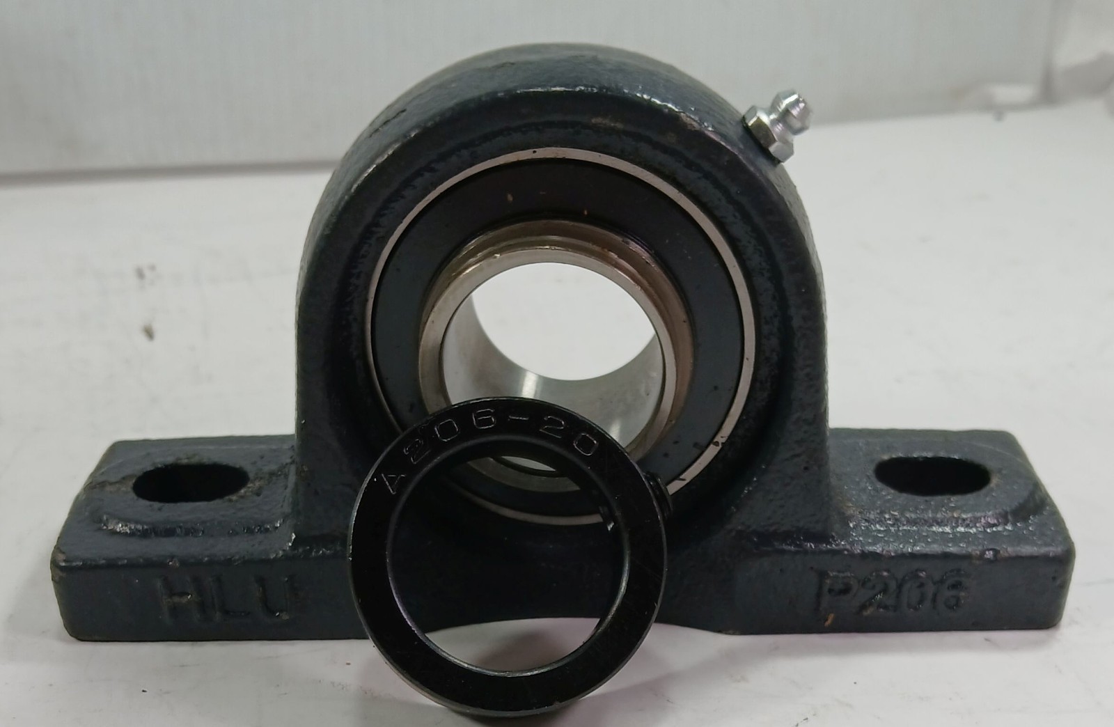 1 NEW HLU NAP206-20 PILLOWBLOCK W/ECCENTRIC LOCKING COLLAR NNB ***MAKE OFFER***