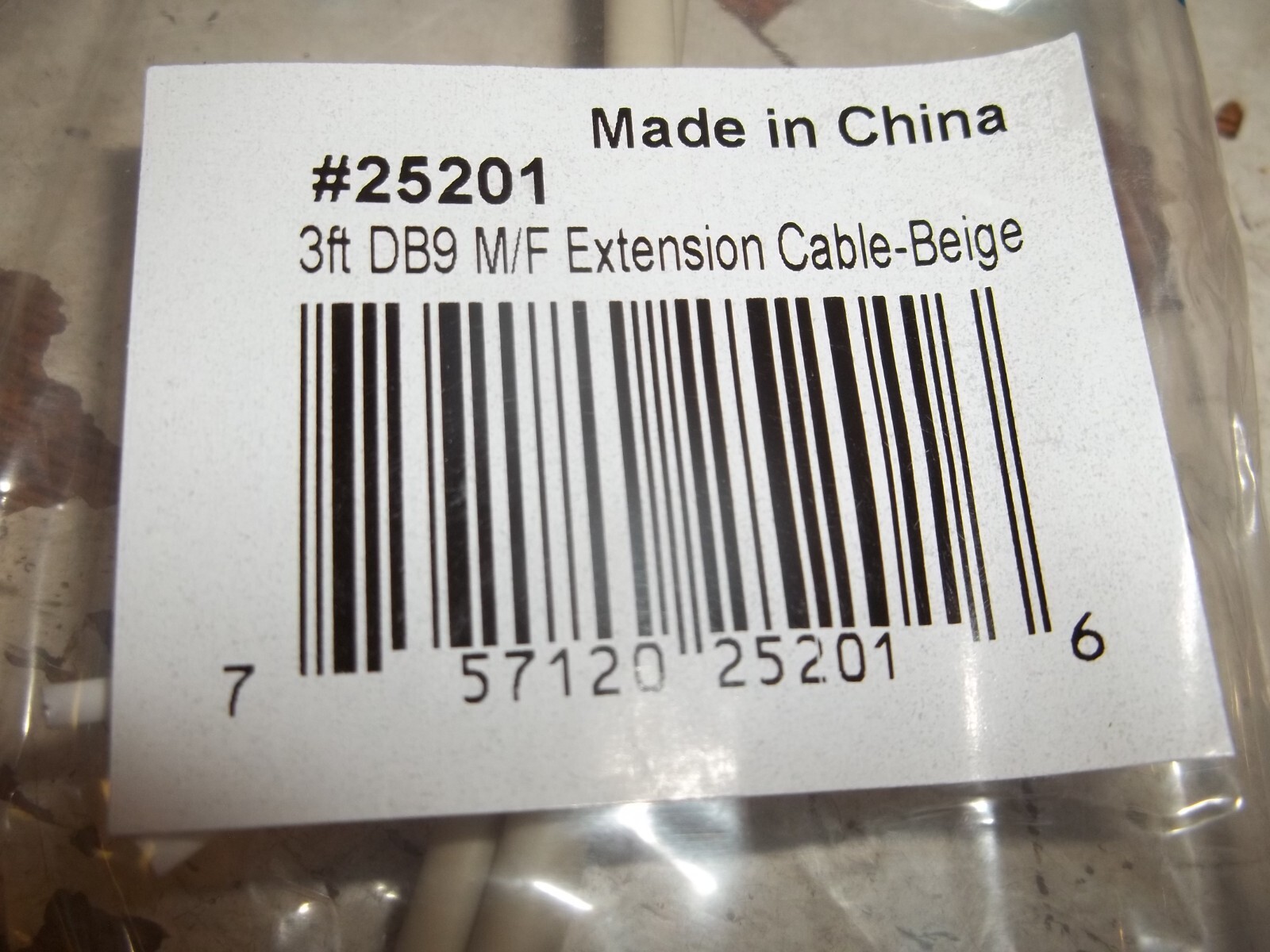 C2G 3′ DB9 M/F EXTENSTION CABLE BEIGE 25201 (171-3)