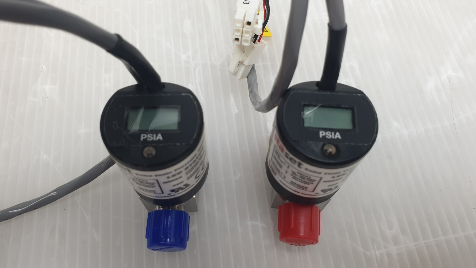 2pcs UE Staset EA100AD-69 United Electric Controls Solid State Pressure Switch