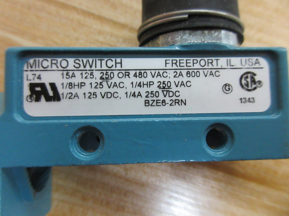 Micro Switch BZE6-2RN Limit Switch BZE62RN Operator Only