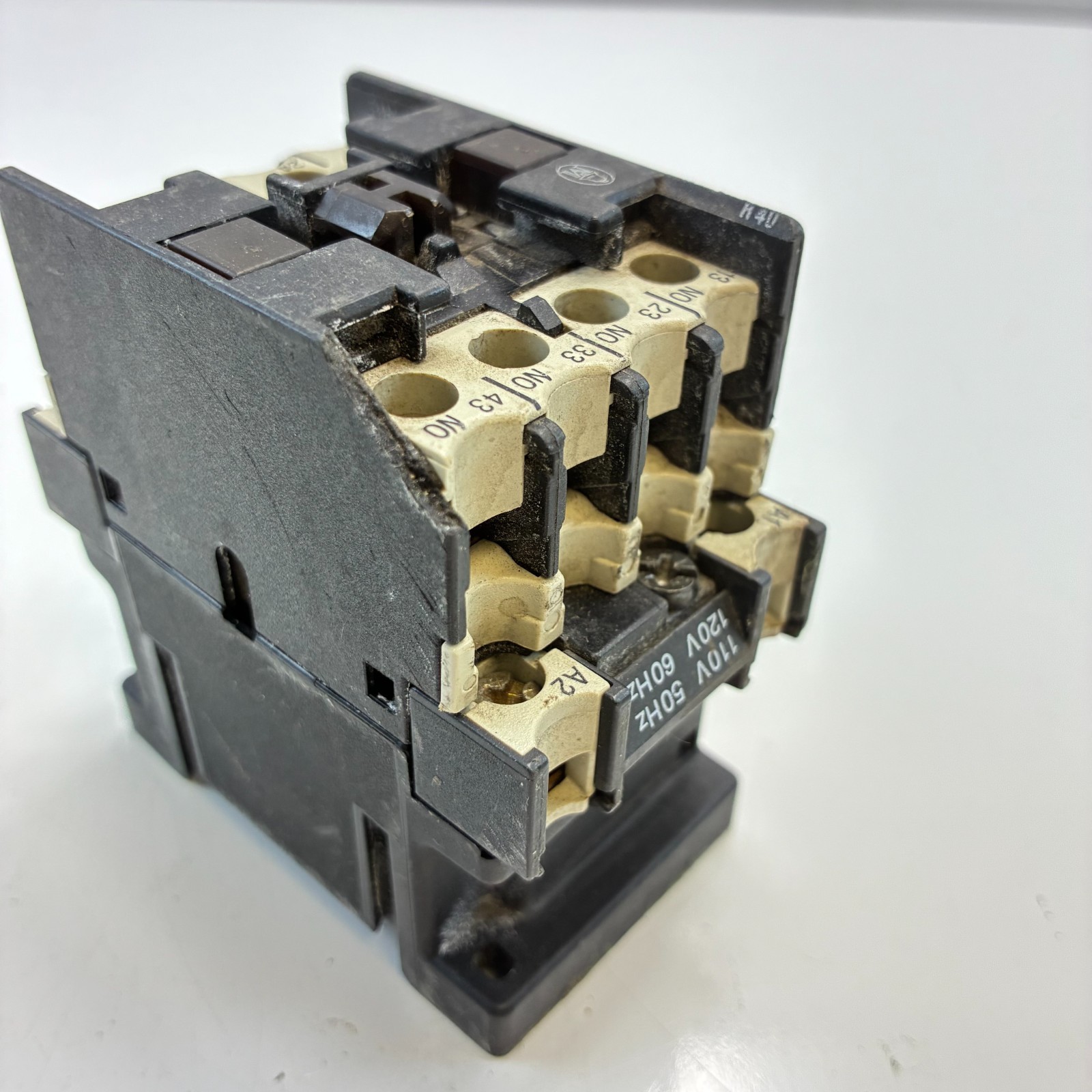 MOELLER DIL R 40 DIL CONTACTORCONTACT BLOCK 110V/120V 50/60HZ