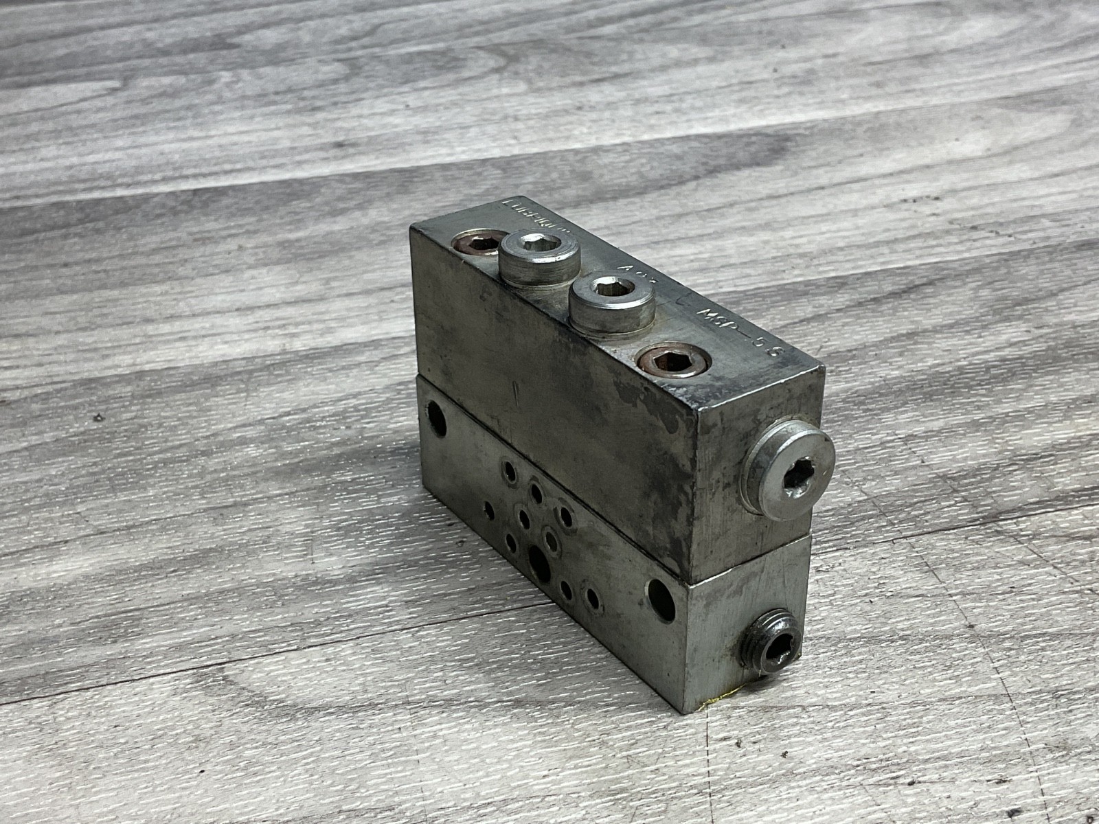 LUBRIQUIP Modular Divider Valve Block A93 MSP-5S #316A146PR2KT