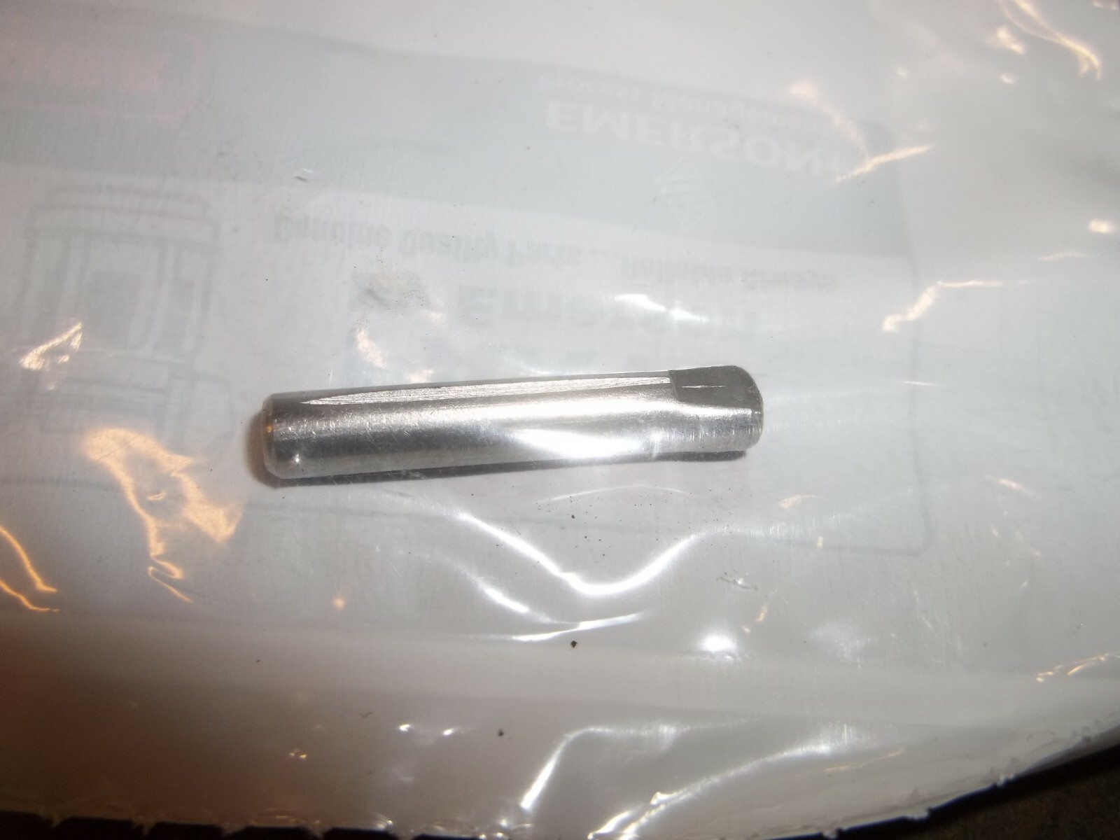 FISHER 1V326035072 PIN GROOVE FLAT END (BIN98)