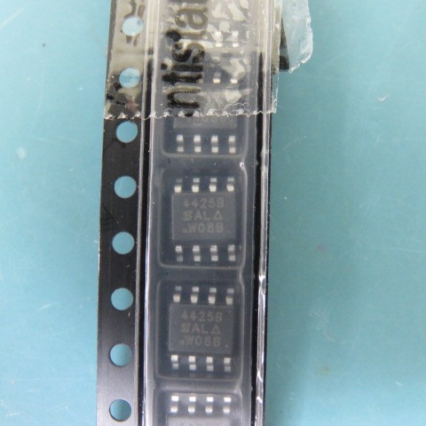 VISHAY SI4425BDY-T1-E3 Qty of 75 per Lot MOSFETs 30V 11A 2.5W