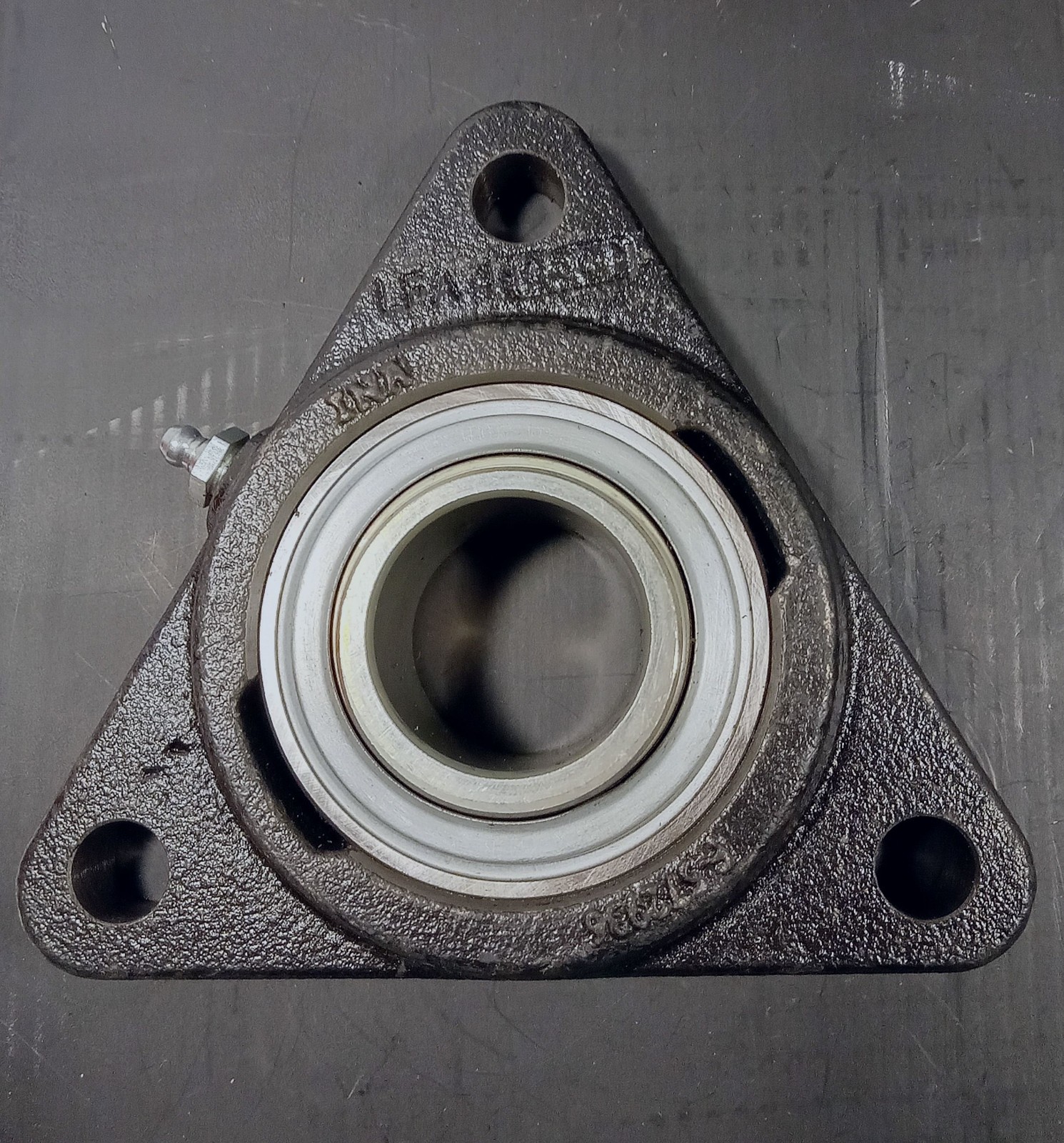 1 NEW INA F272936 3 BOLT FLANGE BALL BEARING NNB ***MAKE OFFER***