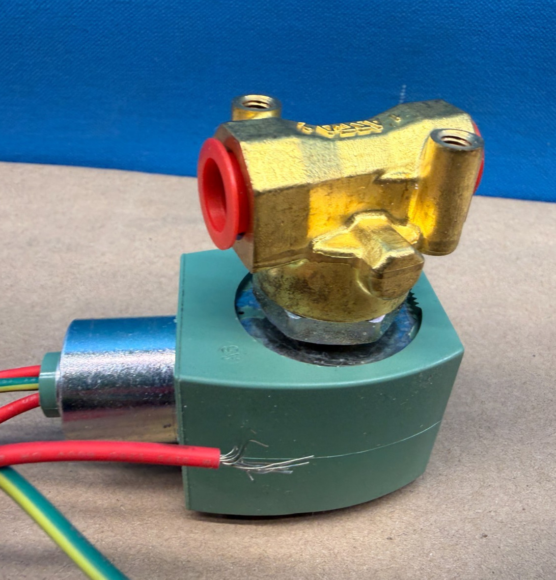 ASCO 8262H022 Red Hat Solenoid Valve 24VDC 1/4″ NPT Brass Shutoff Valve