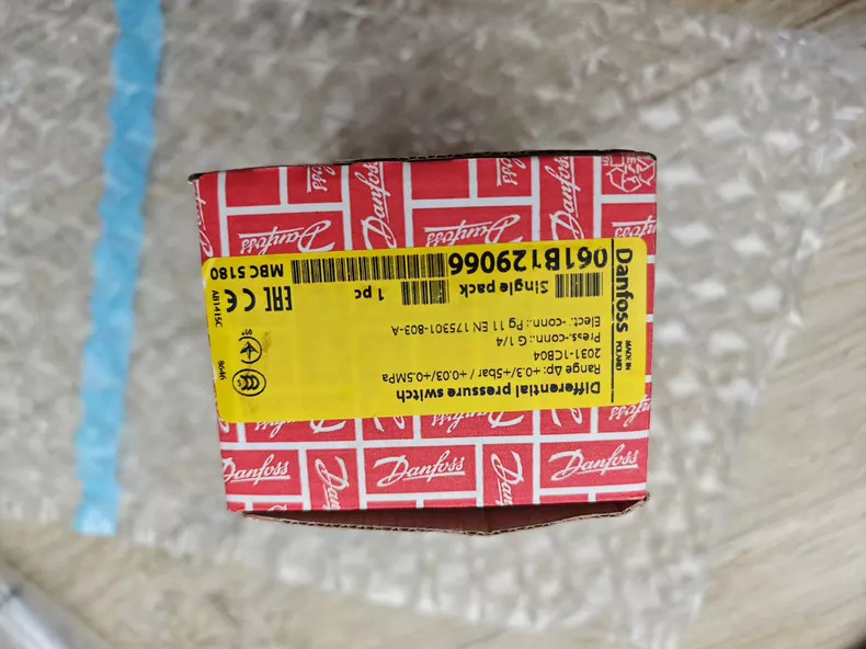 1PC New Danfoss Pressure Controller MBC5180 061B128066 New Original
