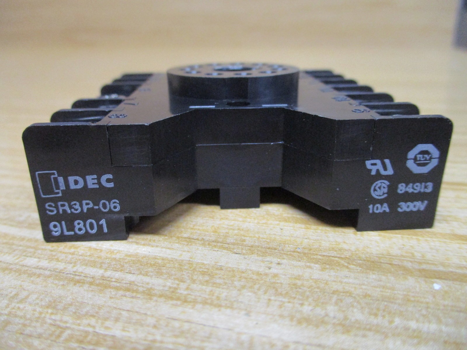 IDEC SR3P-06 Relay Socket SR3P06 Black