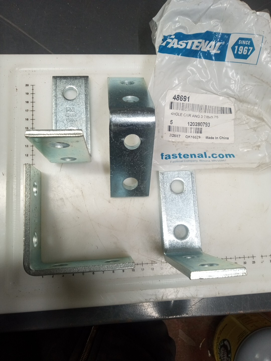 Fastenal 48691 4-Hole Corner Angle Brace 90° Zinc Plated 7/8″ x 3.75 (4- Pack)