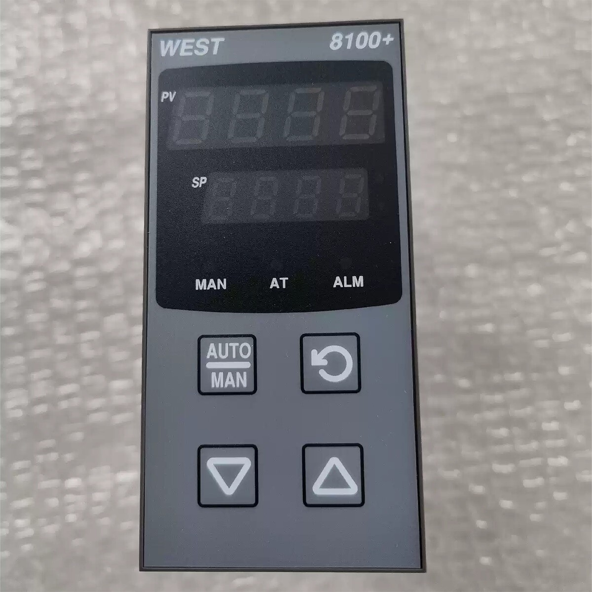 1PC Brand New WEST P8100-21110020 Temperature Controller P8100 21110020