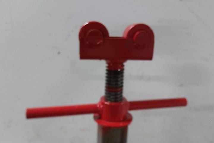 Gardner Bender TRJ-96 2500 Lb Max Capacity Red Steel Telescoping Reel Jack